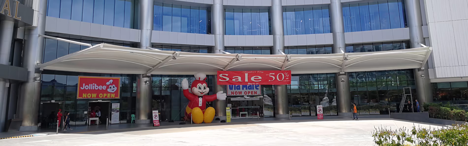 Shopping Mall Entrance Cantilevered Membrane Structure